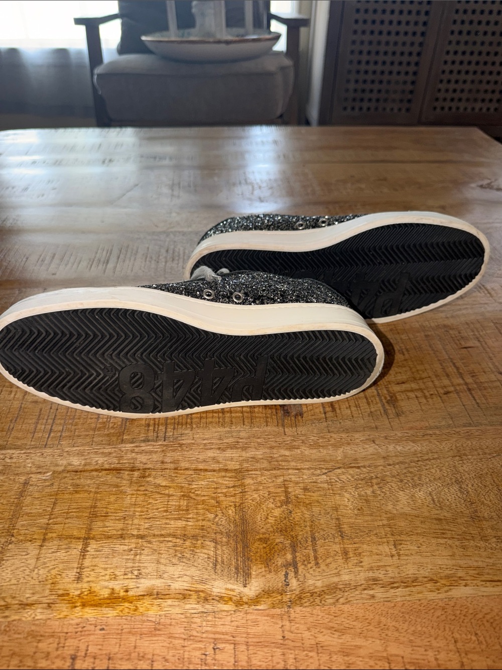 P448 Men’s Black & Gray Glitter Low-Top Sneakers - Picture 4 of 5